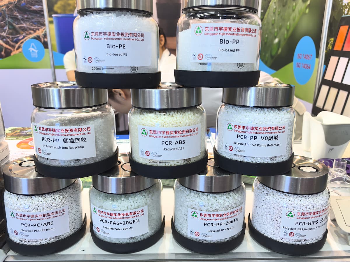 Innovation und Anwendung von Yujie Industrial RPP (PCR-PP recycelte Polypropylen-Pellets) in Kleiderbügelprodukten